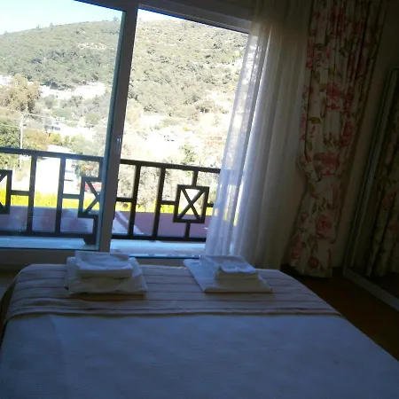 Peaceful Space In Torba Villa *